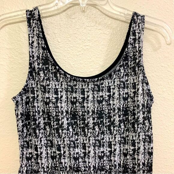 DELIRIOUS DRESS WOMEN MEDIUM GRAY BLACK JUMPER GATHERED WAIST A-LINE MINI. - Picture 4 of 8